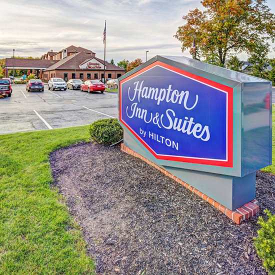 Hampton Inn & Suites (Cleveland Airport)